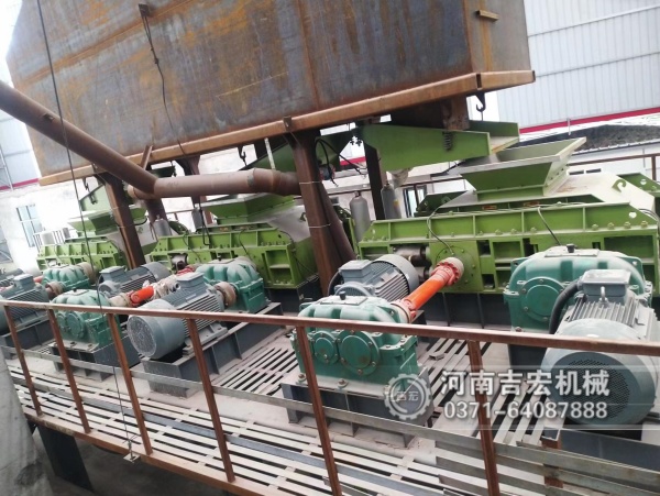 高硬度物料制砂損耗大、成本高？液壓對輥制砂機(jī)為您省出高收益！